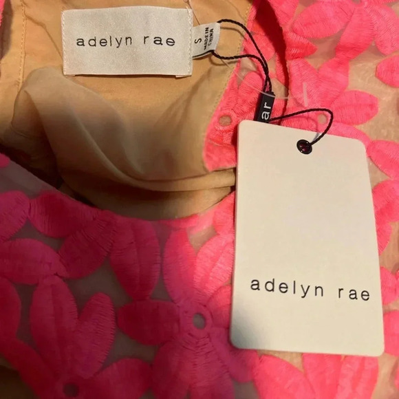 NWT Adelyn Rae Mila Fitted Mini Shift Dress
Lace Cut Out Back Barbie Pink size S - Picture 5 of 5